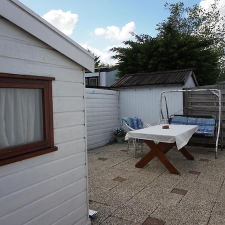 Chalet At A Holiday Park In Opmeer Near Amsterdam Bagian luar foto