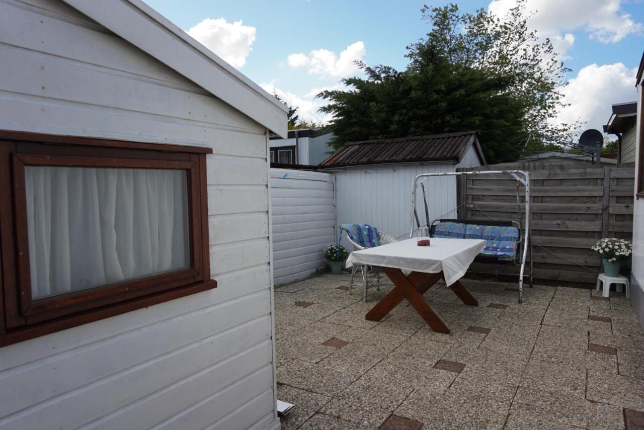 Chalet At A Holiday Park In Opmeer Near Amsterdam Bagian luar foto