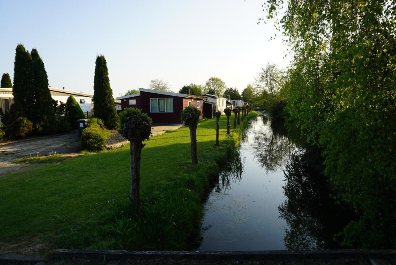 Chalet At A Holiday Park In Opmeer Near Amsterdam Bagian luar foto